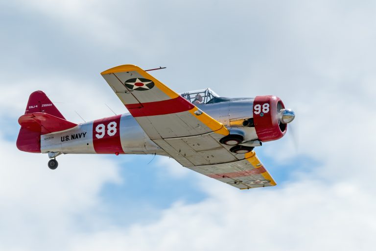 The North American AT-6D / SNJ "Pilot Maker" of WWII 