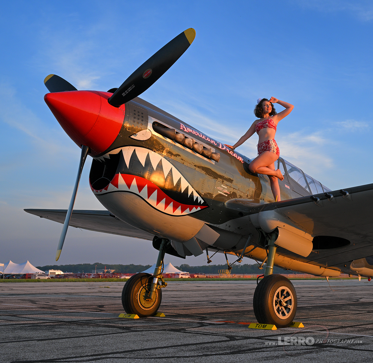 P-40 Warhawk with Pin Up Model